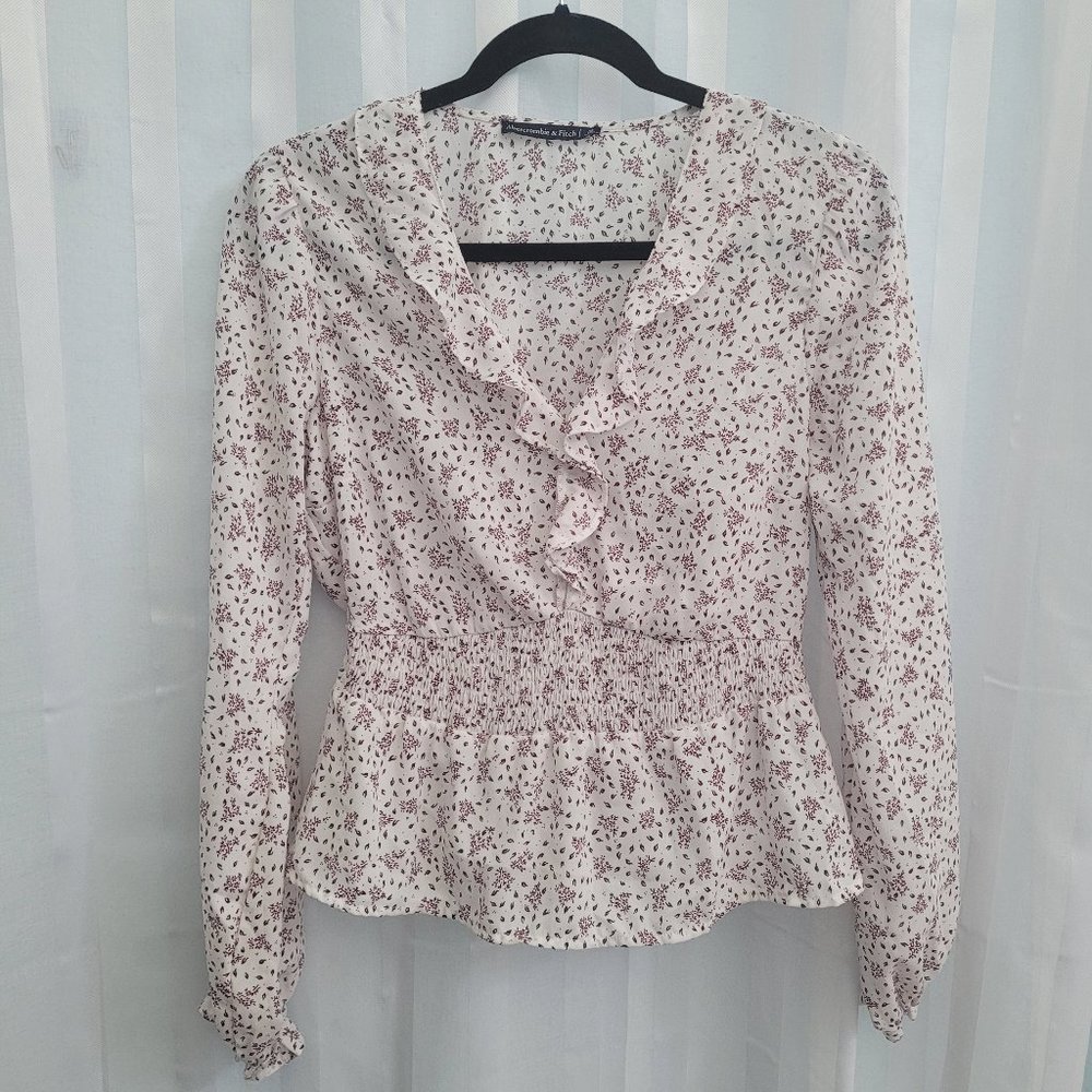 Abercrombie & Fitch V neck ruffle front white and red floral smocked medium